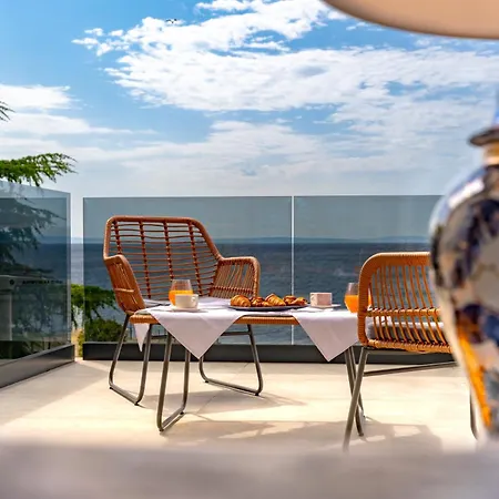 Elisabeth Seaview - Elegant Near Opatija Apartment